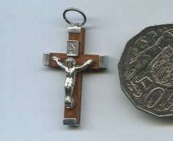 35 mm wood-look crucifix